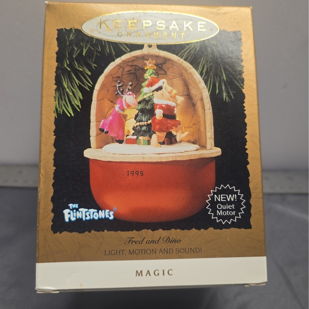 Hallmark 1995 Fred & Dino Keepsake Ornament Flintstone Light Motion Never Opened